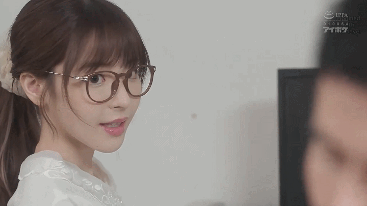 [cosplay][视频] 穿着制服的眼镜妹桃乃木香奈 - ACG Fun资源站-ACG Fun资源站